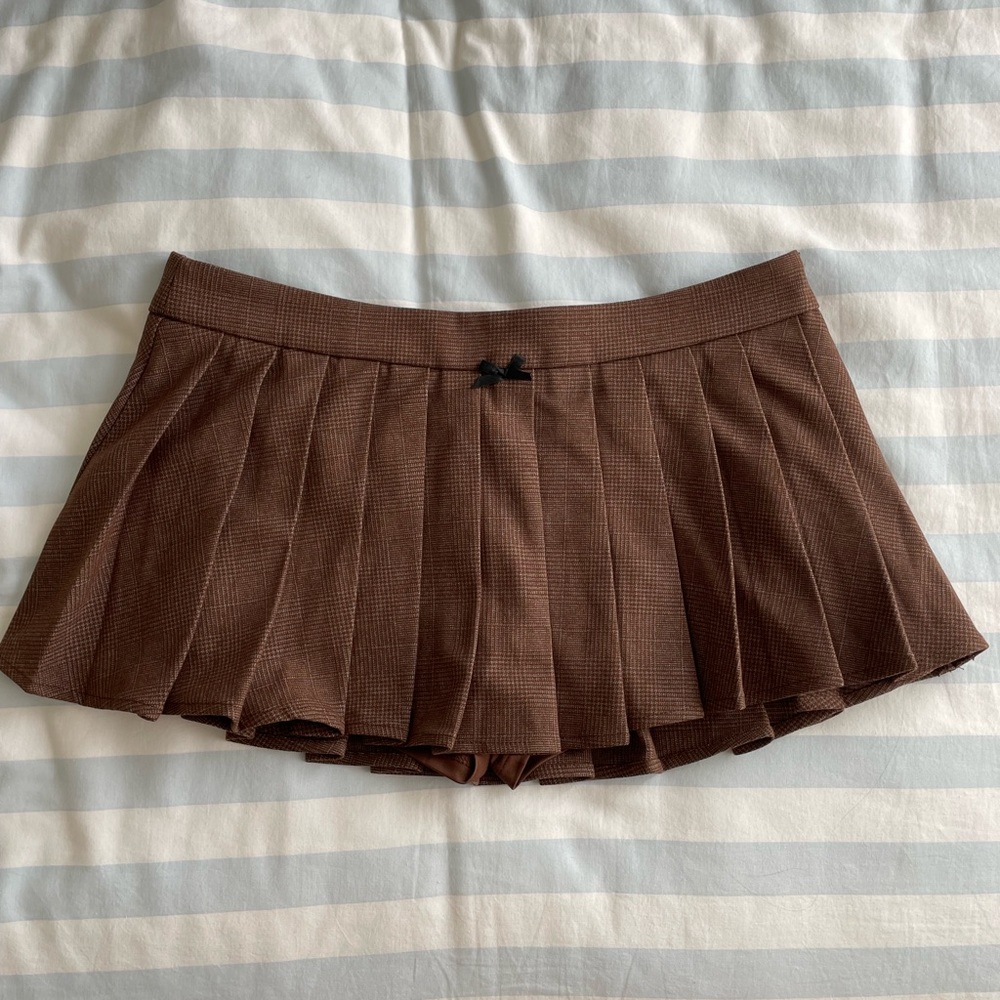 Edikted Brown Pleated Skort